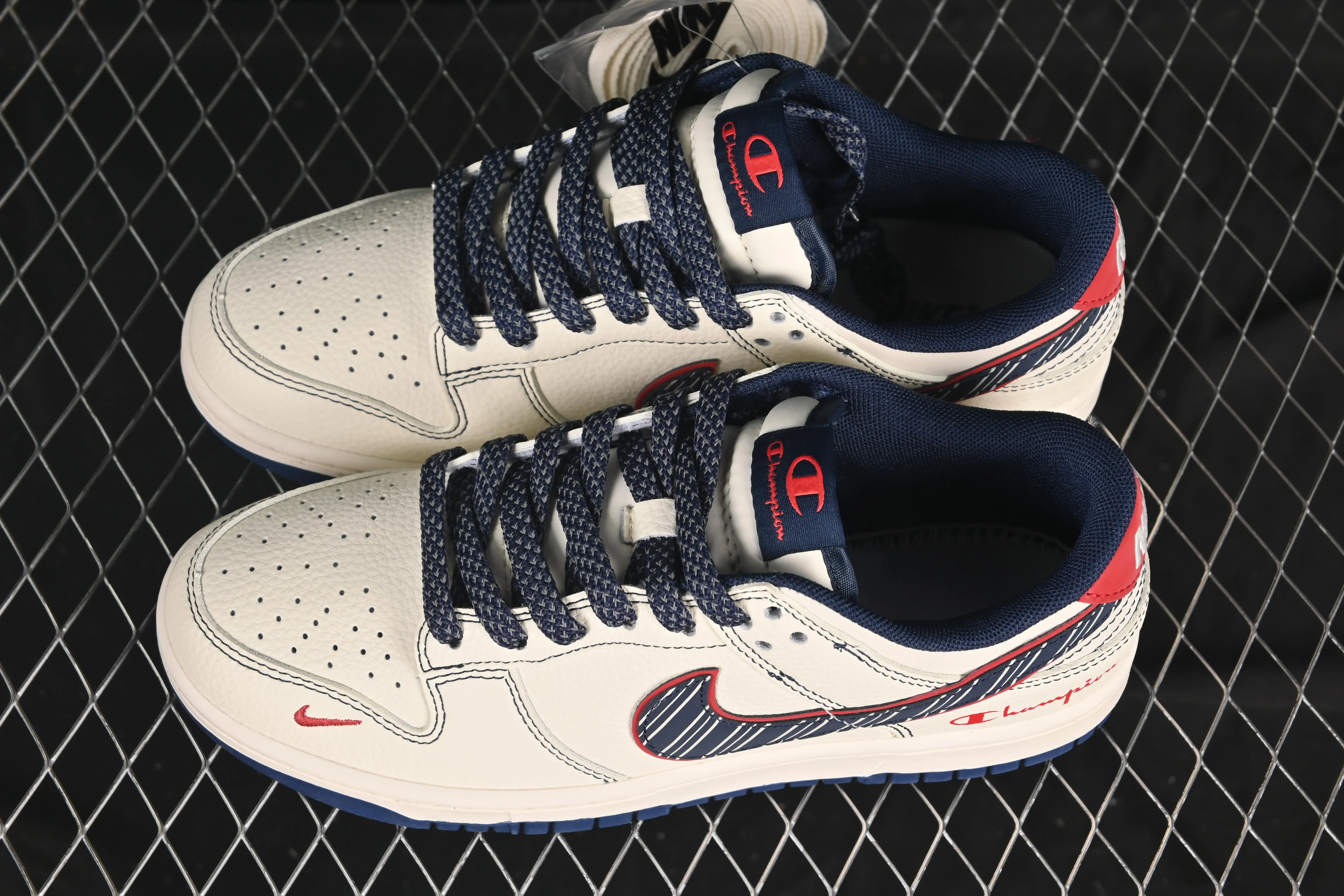 All categories Nk SB Dunk Series Nk SB Dunk Low High-end customized low-top sneakers Nike SB Dunk Low Champion co-branded beige blue red Anniversary high-end customized low-top casual sneakers QW5836-017